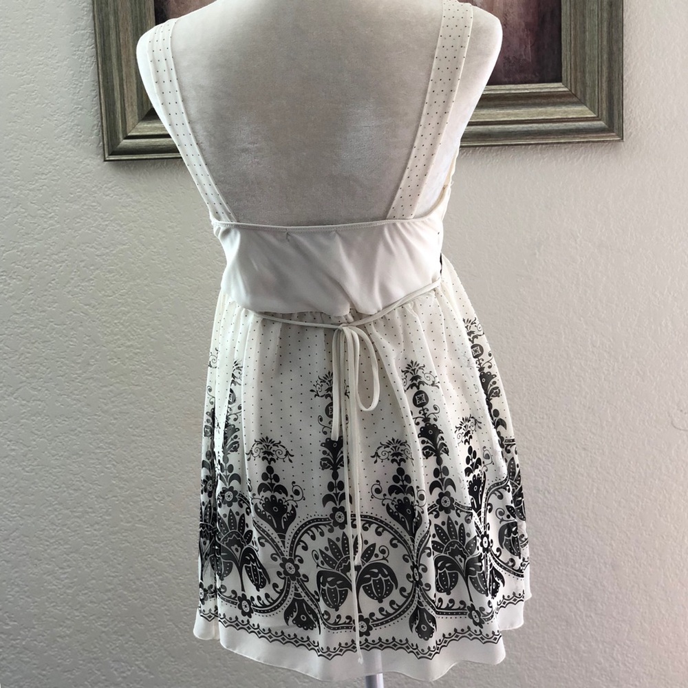 Tops - Picture 3 of 4